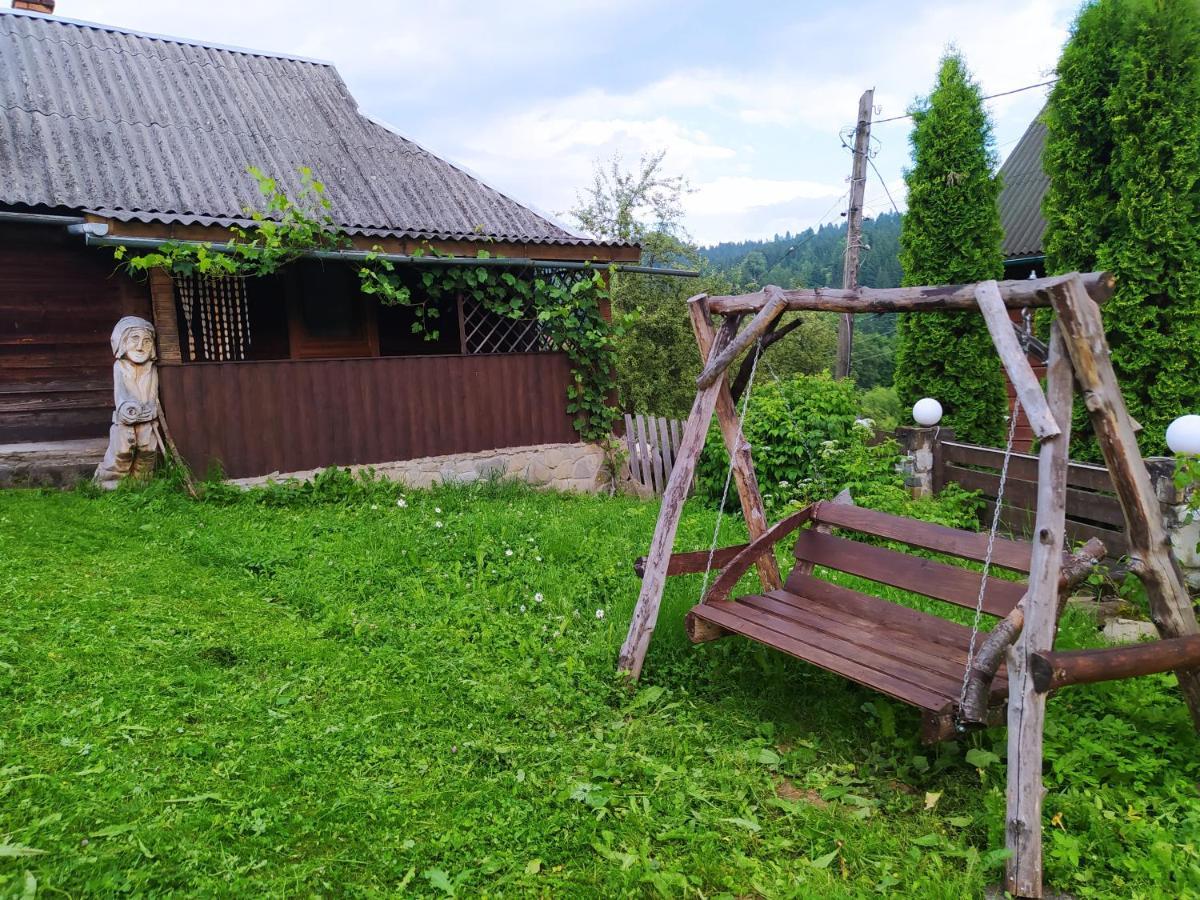 Starovitska Hata - Ethno-cottage Verchovyna Exteriör bild